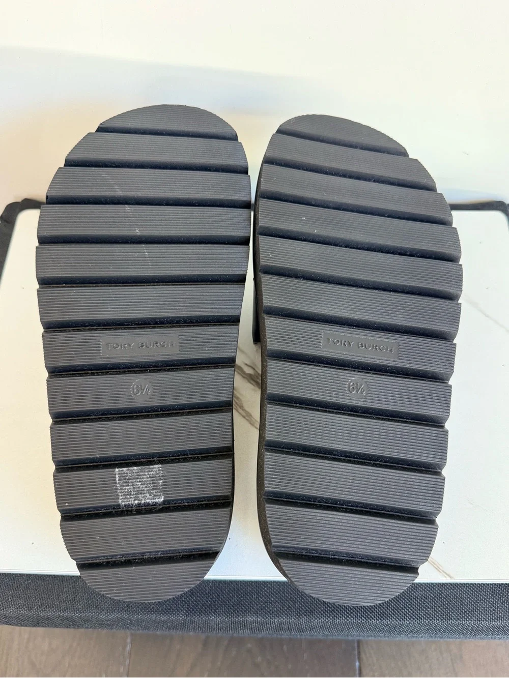 Tory Burch Everly Anatomic Lug Slides 🖤✨